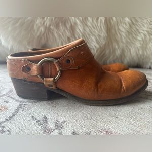 Frye Carson harness clog in cognac, 8.5